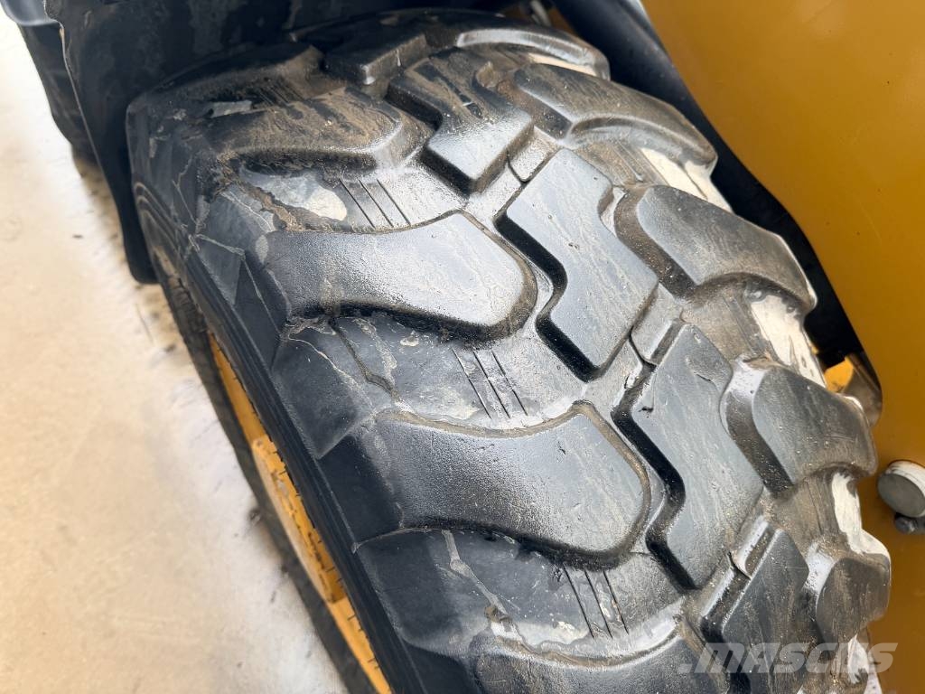 CAT 907 M Wielladers