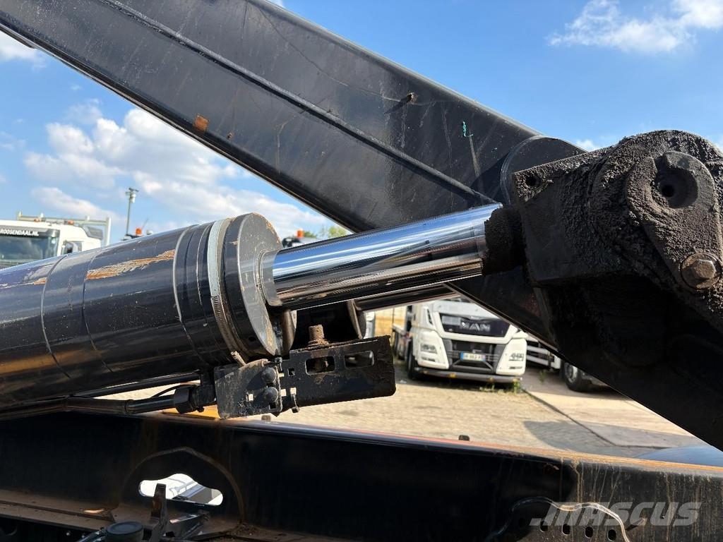 Scania R 410 + HOOK LIFT SYSTEM 25 tons + 6X2 + LIFT AXLE Camiones elevadores de gancho