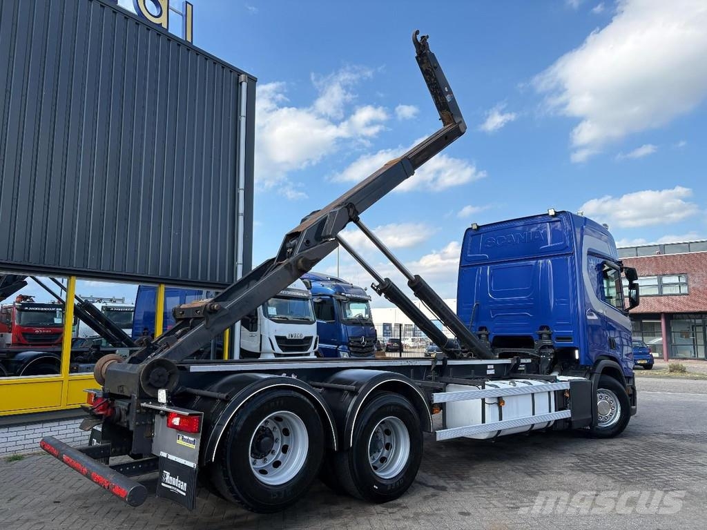 Scania R 410 + HOOK LIFT SYSTEM 25 tons + 6X2 + LIFT AXLE Camiones elevadores de gancho