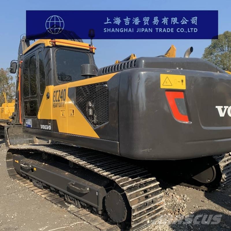 Volvo EC 240 Bagri goseničarji