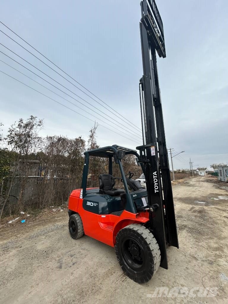 Toyota 3TD30 Дизелови камиони