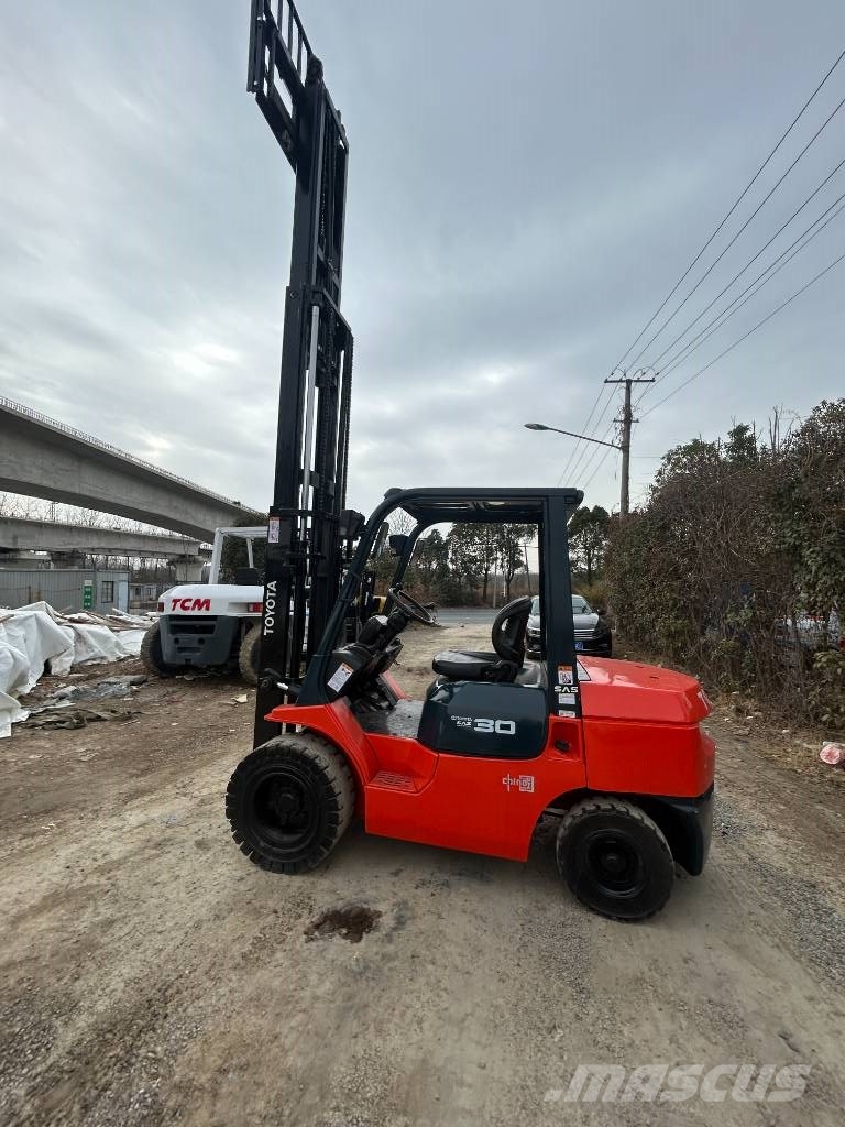 Toyota 3TD30 Дизелови камиони