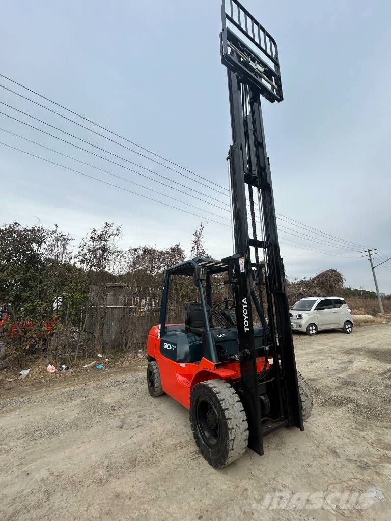 Toyota 3TD30 Дизелови камиони