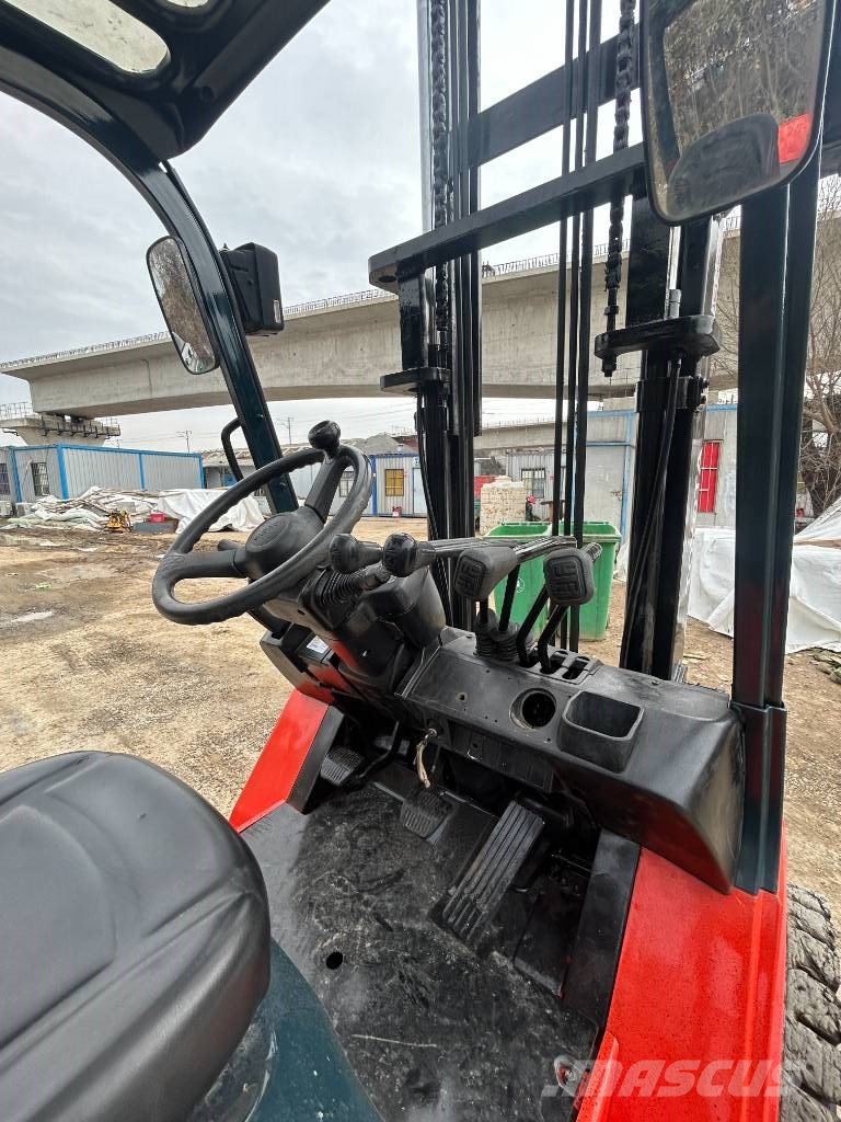Toyota 3TD30 Дизелови камиони