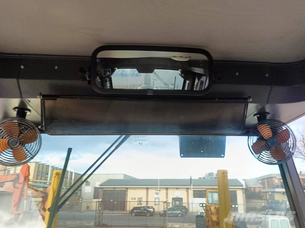 Volvo G 720 B Грейдери