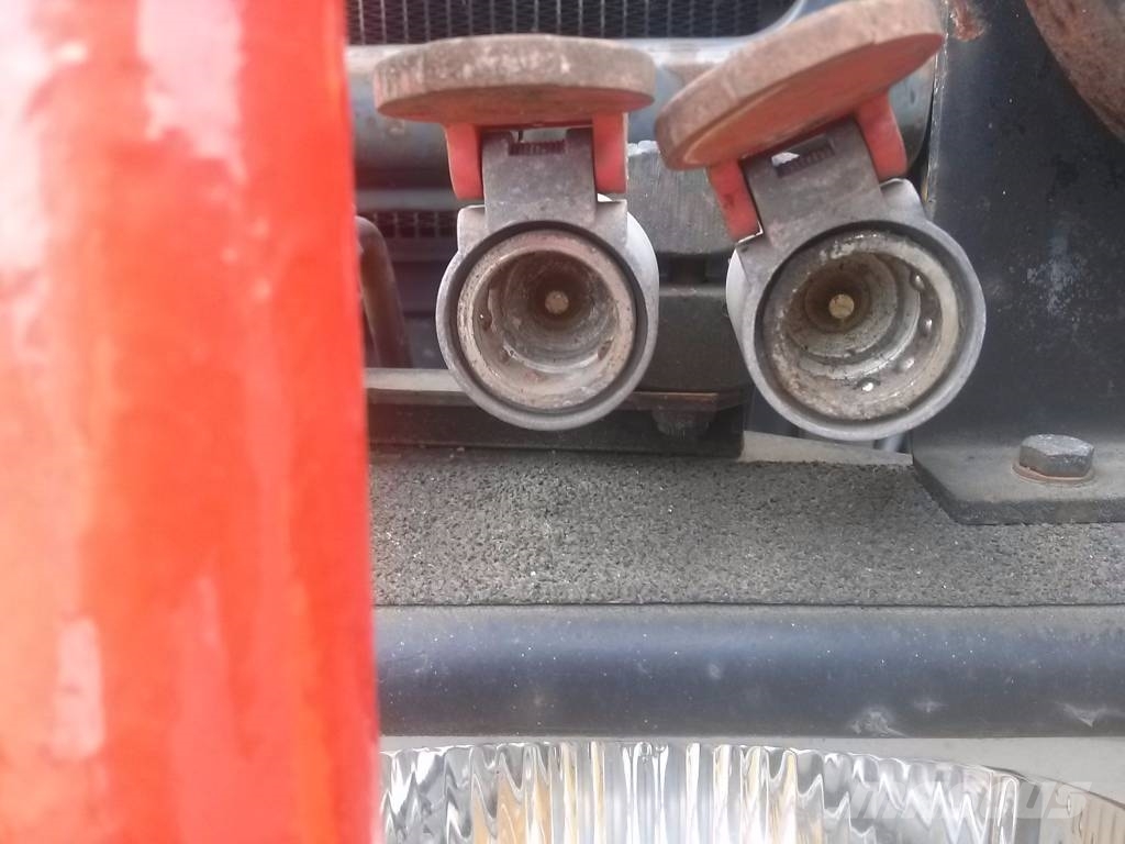 Unimog U1600 POJAZD DWUDROGOWY Z ZABUDOWĄ SCHAEFF AL 20 Voiture