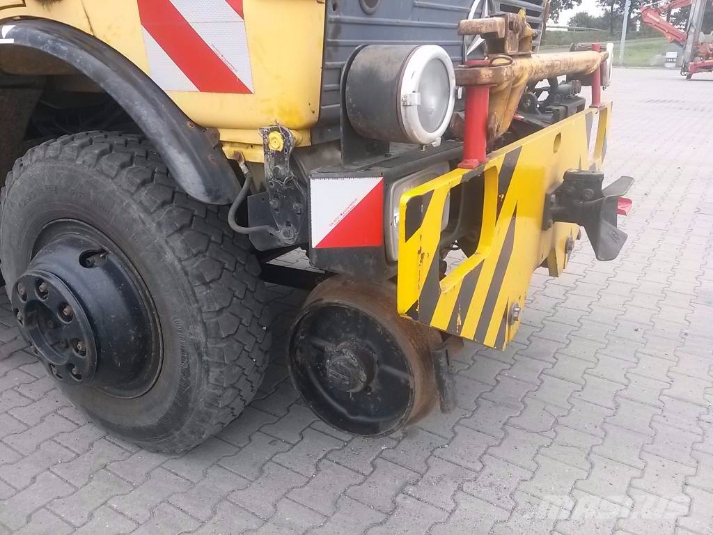 Unimog U1600 POJAZD DWUDROGOWY Z ZABUDOWĄ SCHAEFF AL 20 Voiture