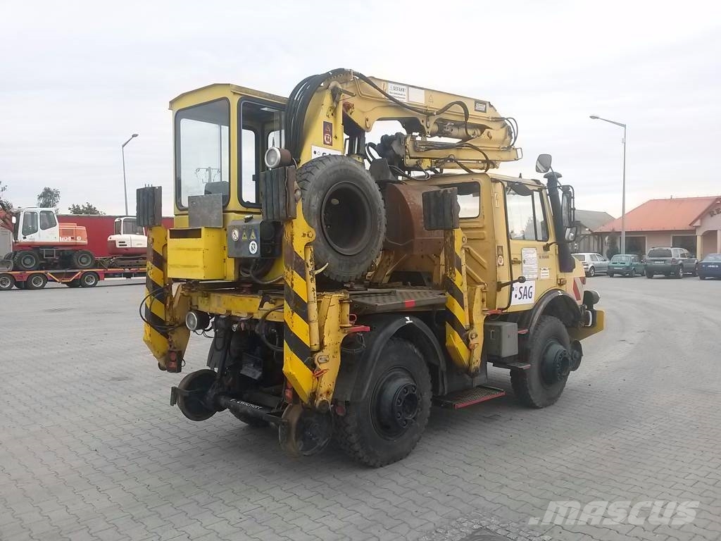 Unimog U1600 POJAZD DWUDROGOWY Z ZABUDOWĄ SCHAEFF AL 20 Voiture