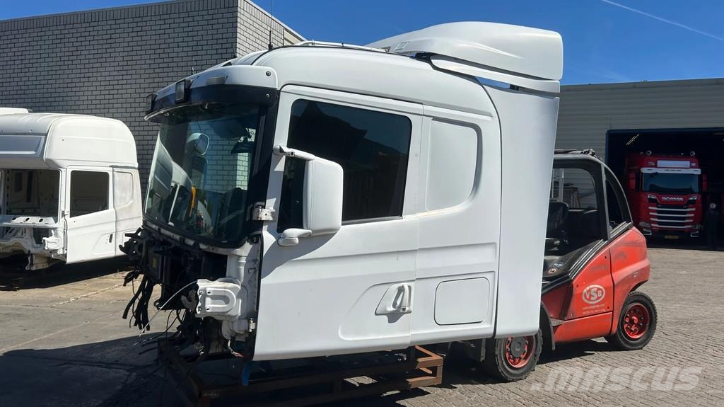 Scania Torpedo cabine 164 | 144 Cabins and interior