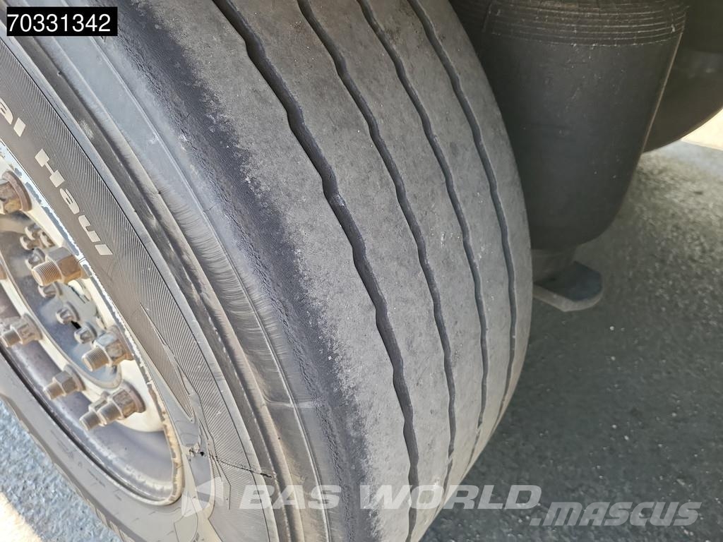 Schmitz Cargobull SCB*S3B 3 axles Meatrails Fleisch Liftachse Kühlauflieger