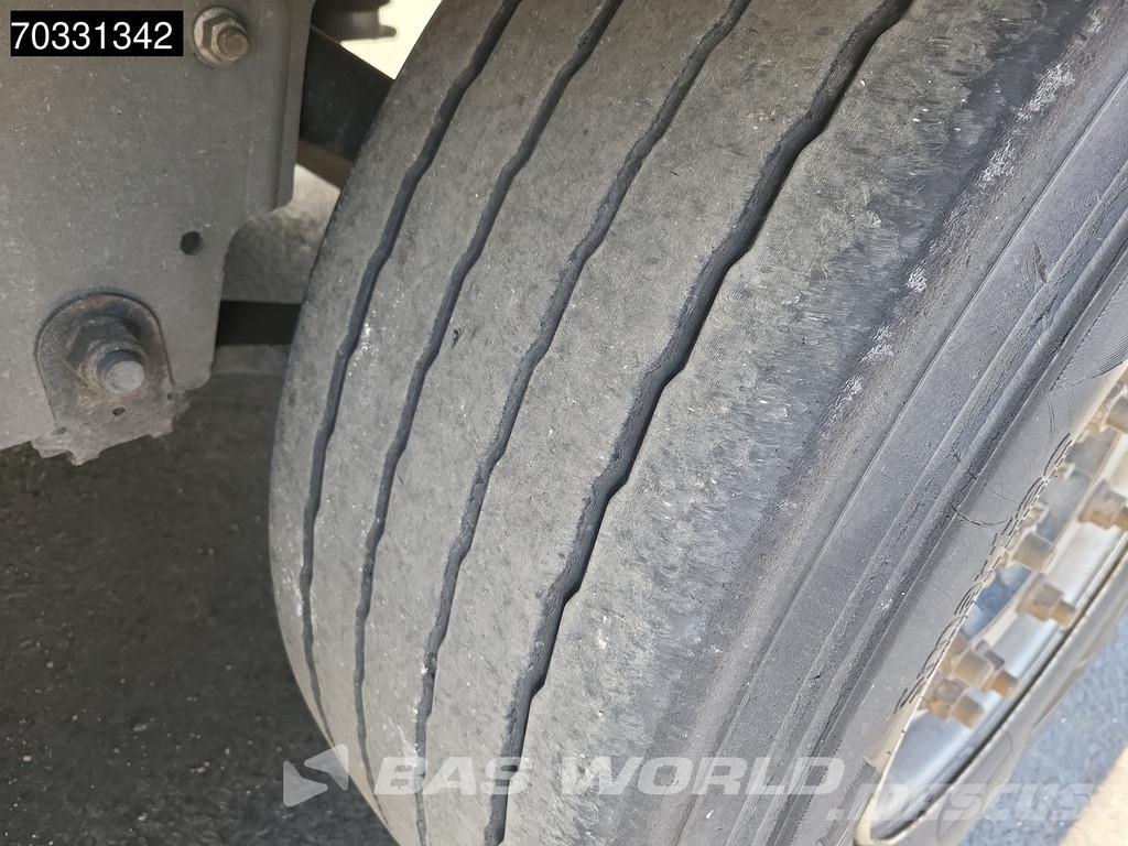Schmitz Cargobull SCB*S3B 3 axles Meatrails Fleisch Liftachse Kühlauflieger