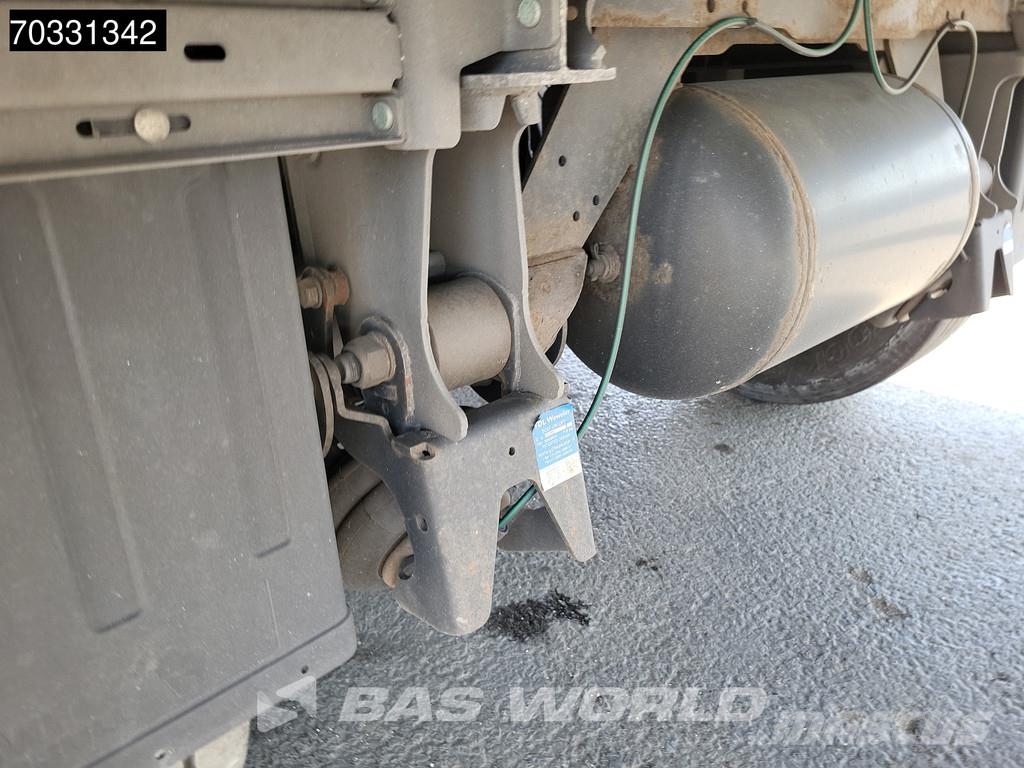 Schmitz Cargobull SCB*S3B 3 axles Meatrails Fleisch Liftachse Kühlauflieger