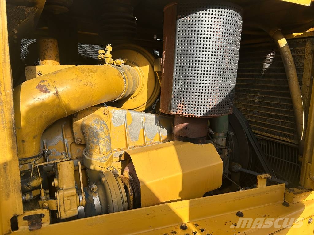 CAT D7R II Buldožerji goseničarji