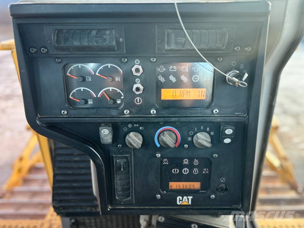 CAT D7R II Buldožerji goseničarji