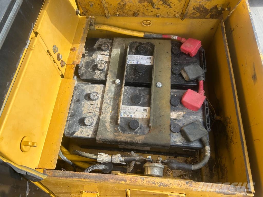CAT D7R II Buldožerji goseničarji