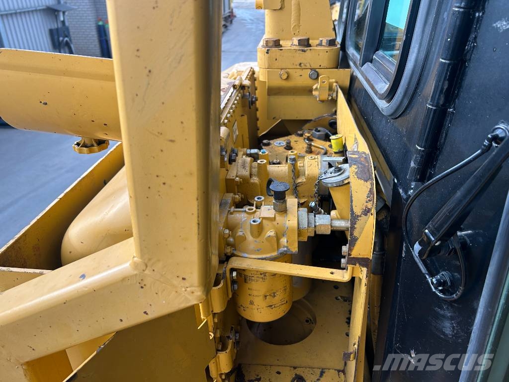 CAT D7R II Buldožerji goseničarji