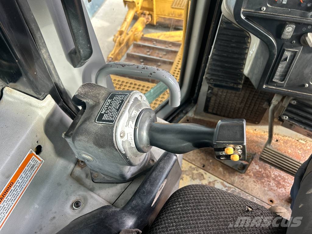 CAT D7R II Buldožerji goseničarji