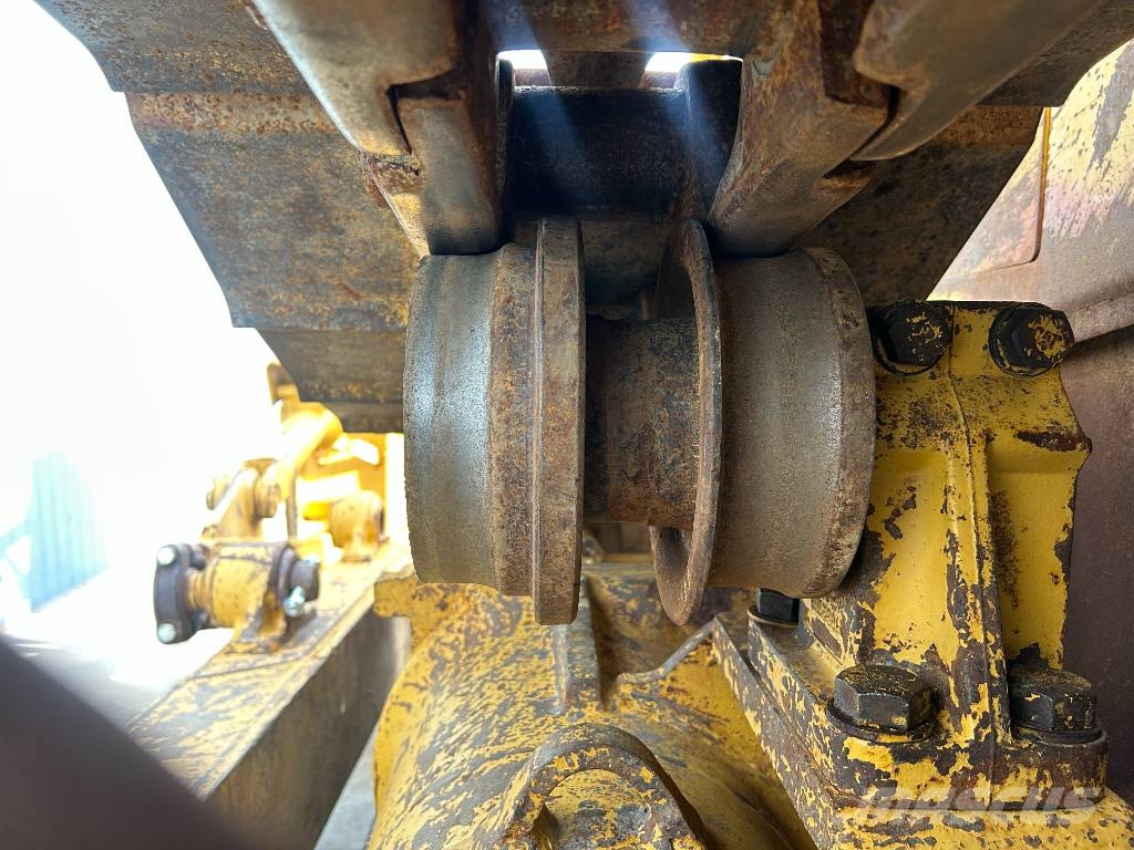 CAT D7R II Buldožerji goseničarji