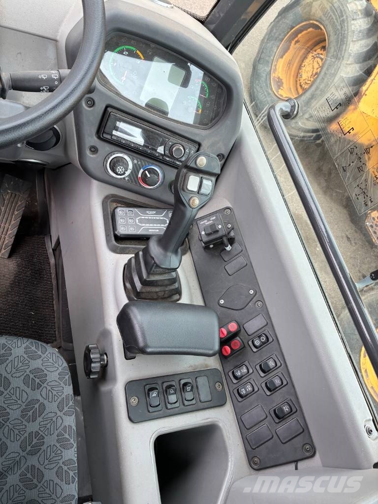New Holland W 80 C Wheel loaders