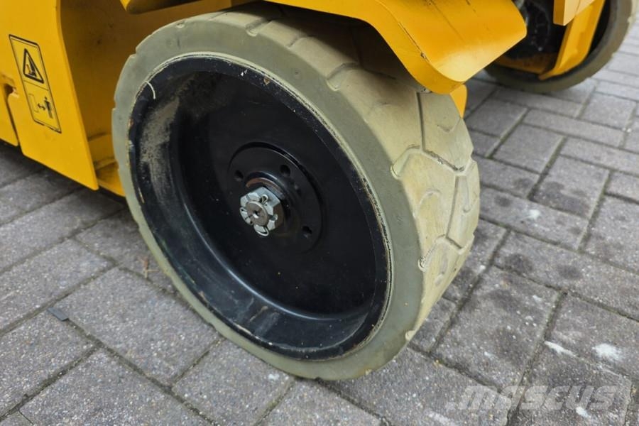 JCB S4046E Valid inspection, 14m Working Height, 320kg 剪式升降機
