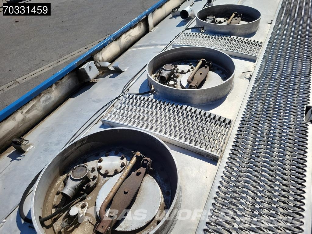 Mercedes-Benz Axor 1833 4X2 Tank Truck 3 Compartments Euro 5 Camiones cisternas