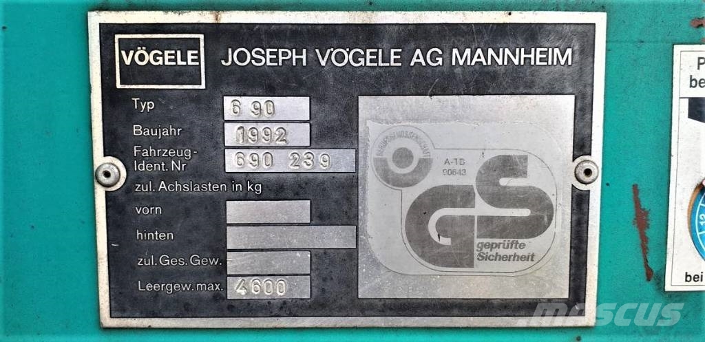 Rozścielacz do asfaltu VÖGELE 690 아스팔트 히터