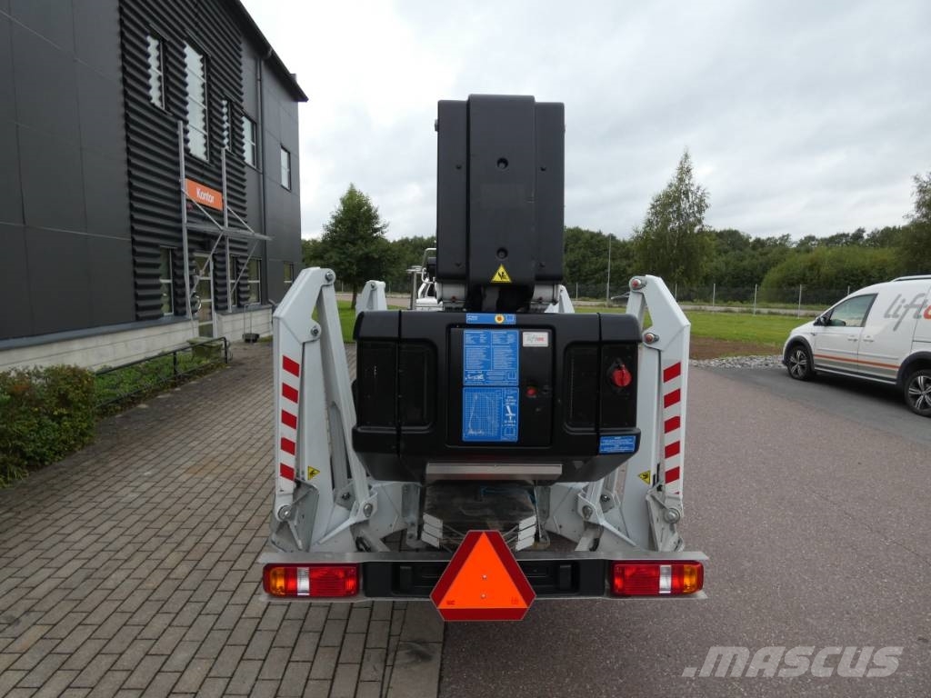 Dino 210 XTB II Platforme aeriene montate pe remorca