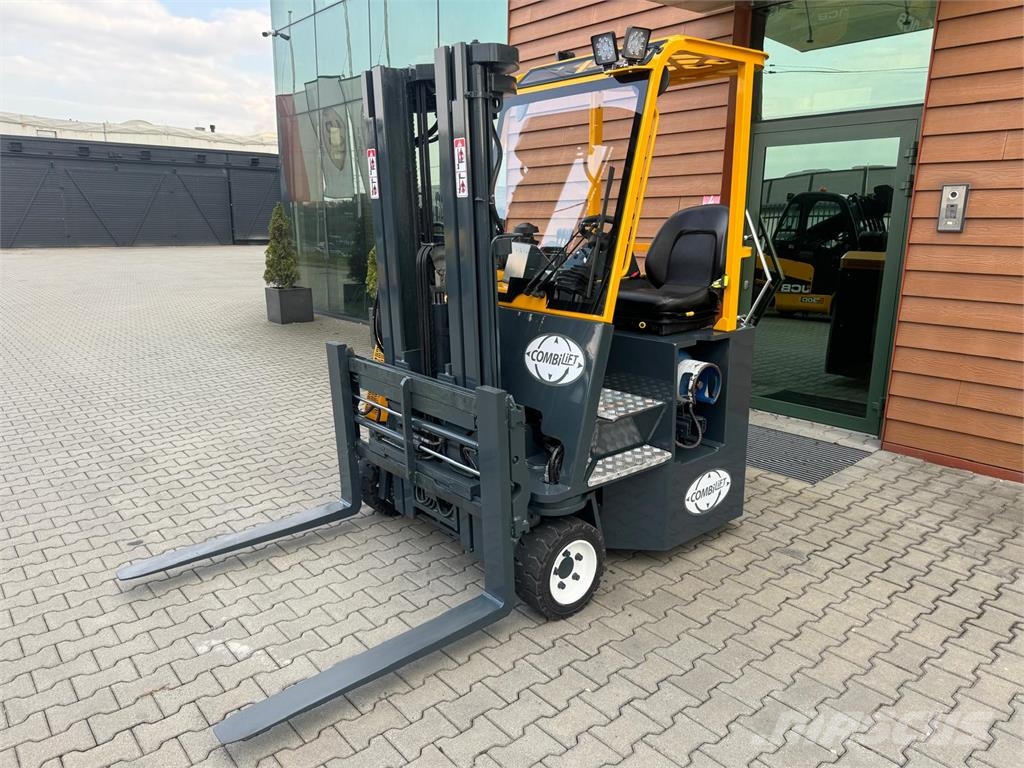 Combilift CB3000 //2016 year // Toyota engine شاحنة المناولة رباعية الاتجاهات