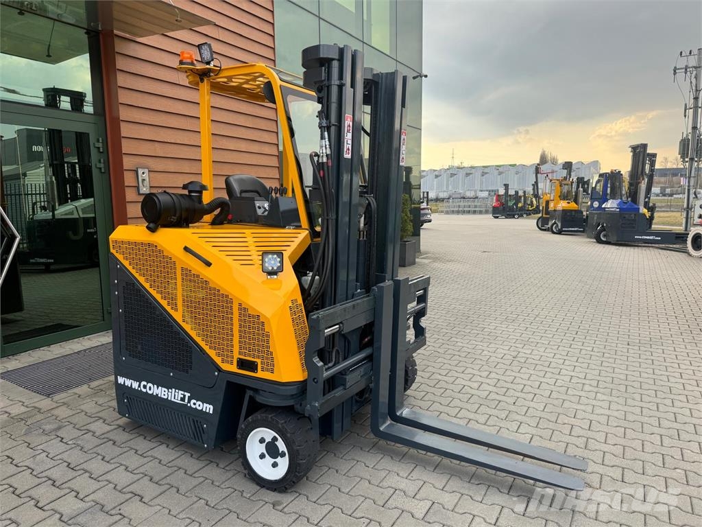 Combilift CB3000 //2016 year // Toyota engine شاحنة المناولة رباعية الاتجاهات