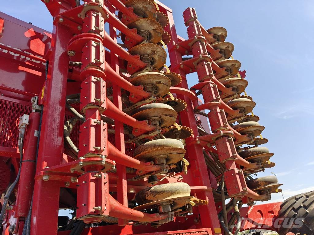 Horsch Avatar 8.16 SD Mechanické sejačky