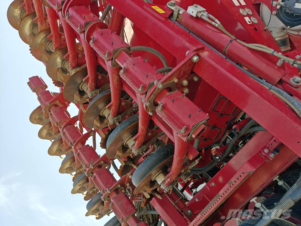 Horsch Avatar 8.16 SD Mechanické sejačky