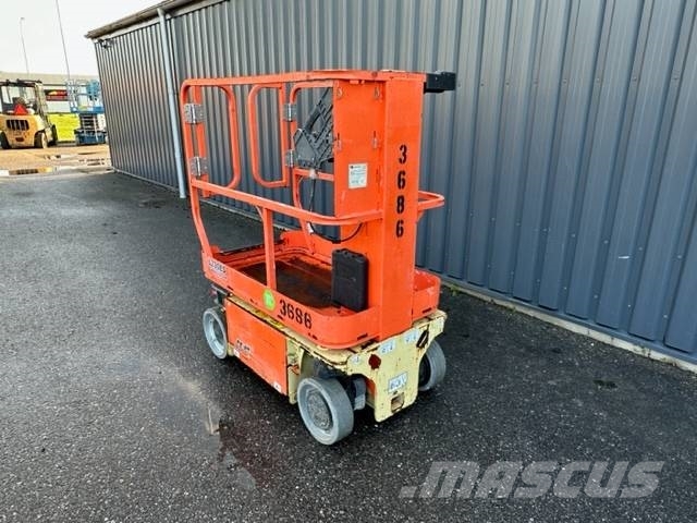 JLG 1230 ES 客货电梯