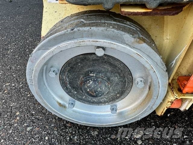 JLG 1230 ES 客货电梯
