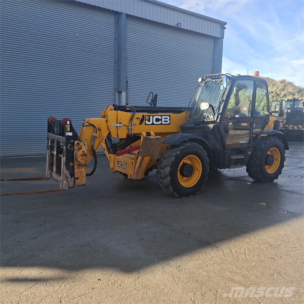 JCB 540-140 مناولات متداخلة
