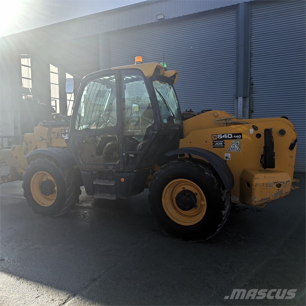 JCB 540-140 مناولات متداخلة