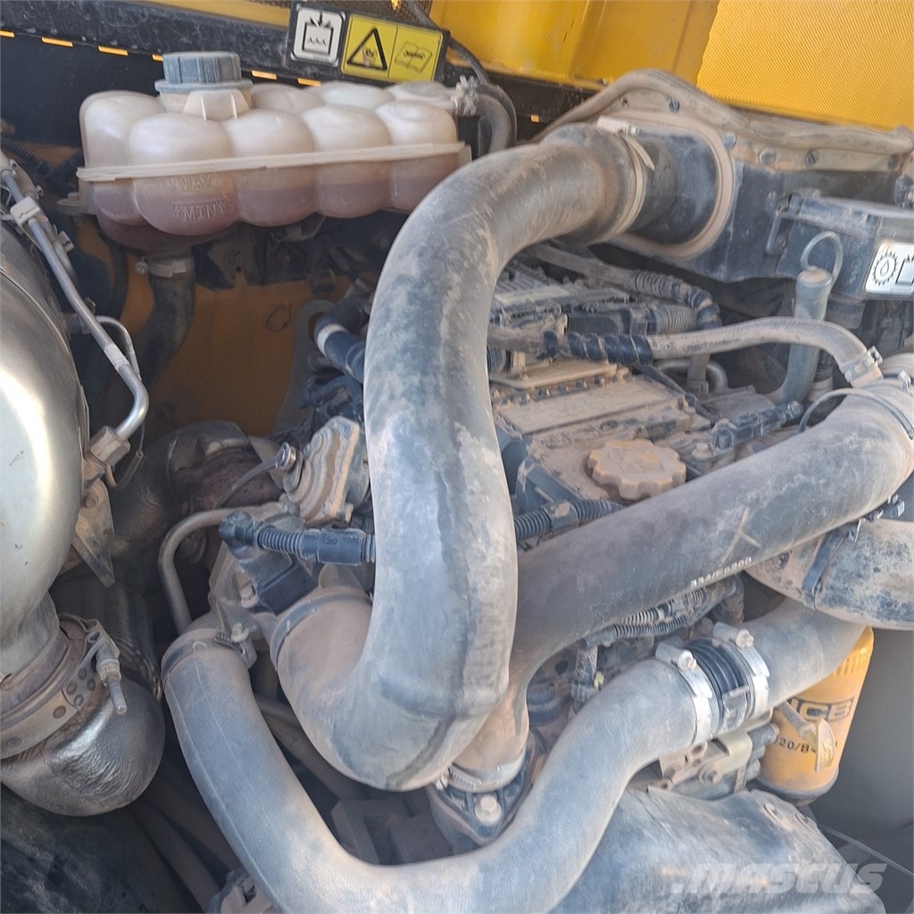JCB 540-140 مناولات متداخلة