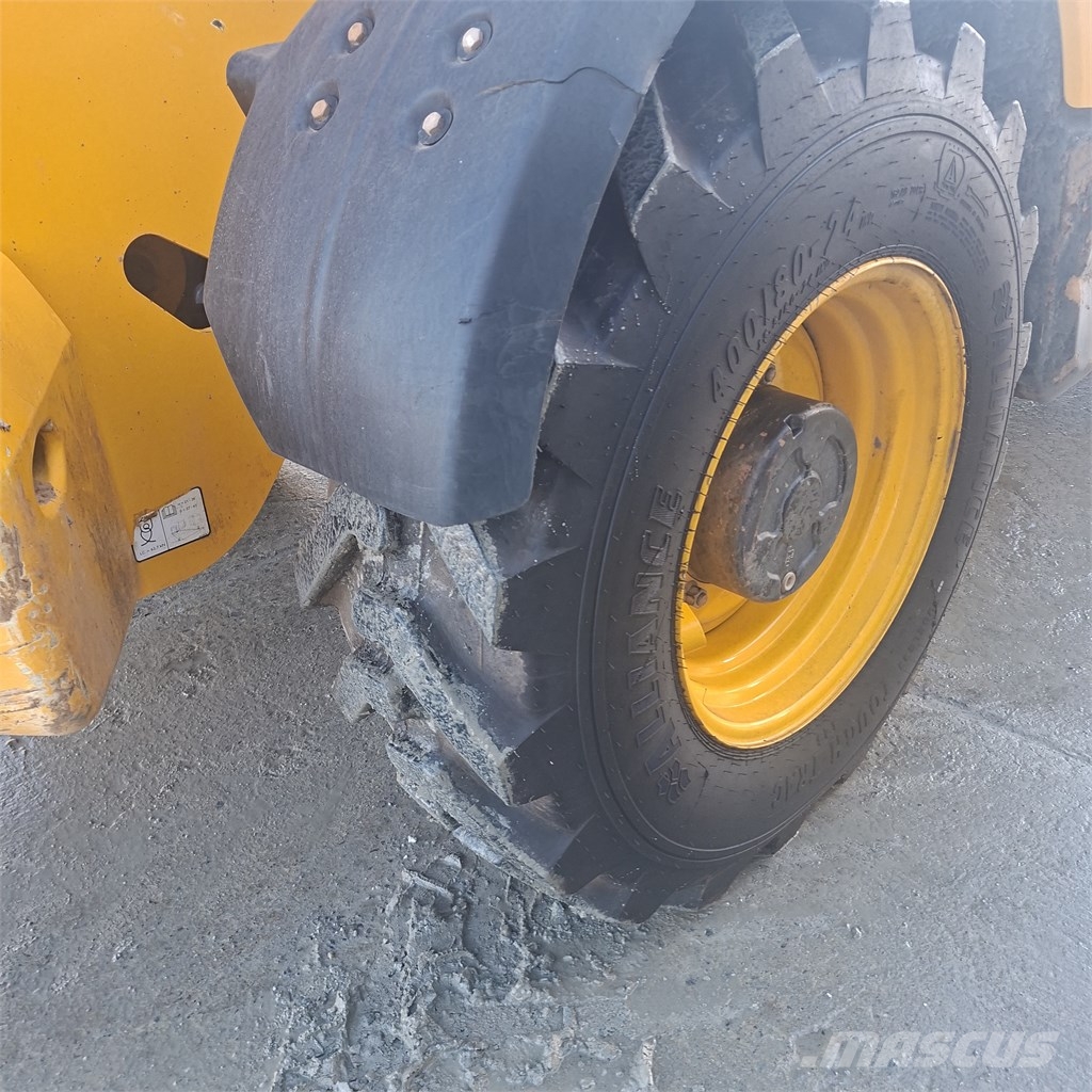 JCB 540-140 مناولات متداخلة