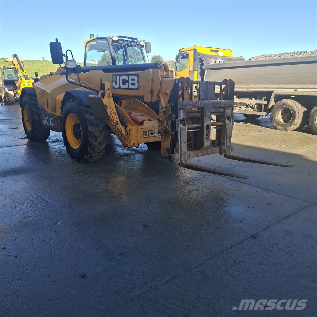 JCB 540-140 مناولات متداخلة