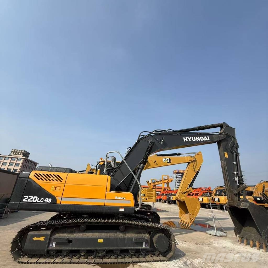 Hyundai 220LC-9S 中型挖掘机