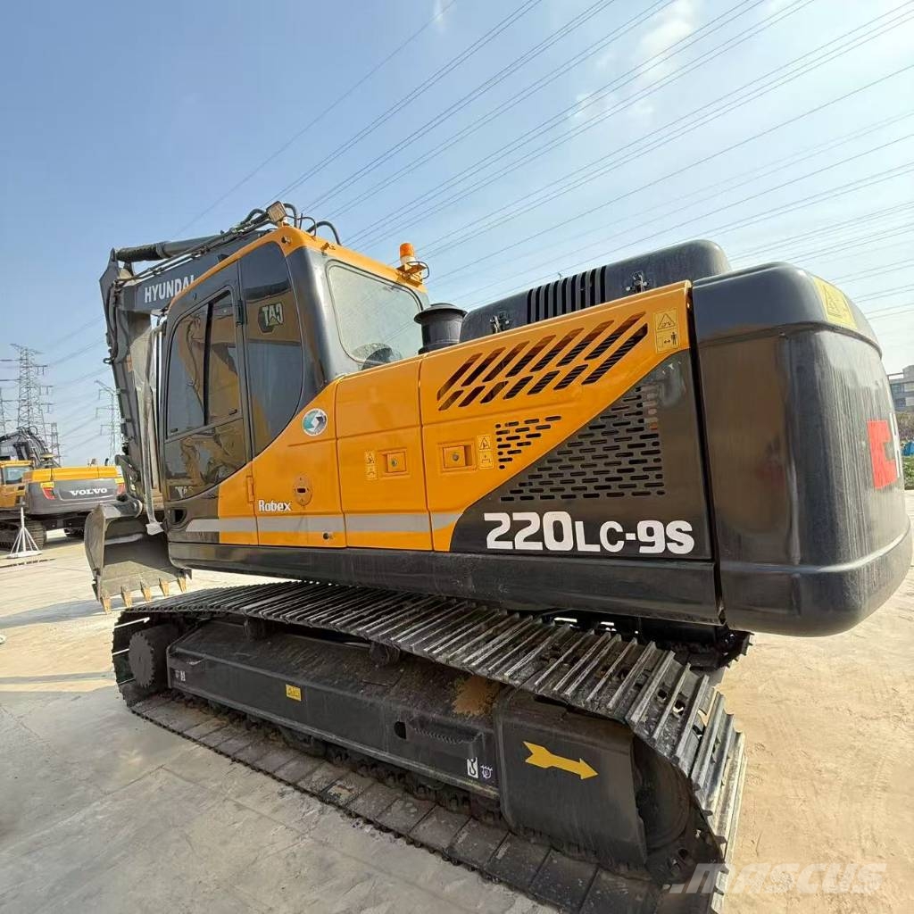Hyundai 220LC-9S 中型挖掘机