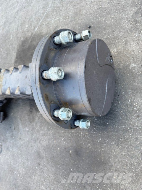 Hitachi ZW 95-6 used complet axles محور العجلة