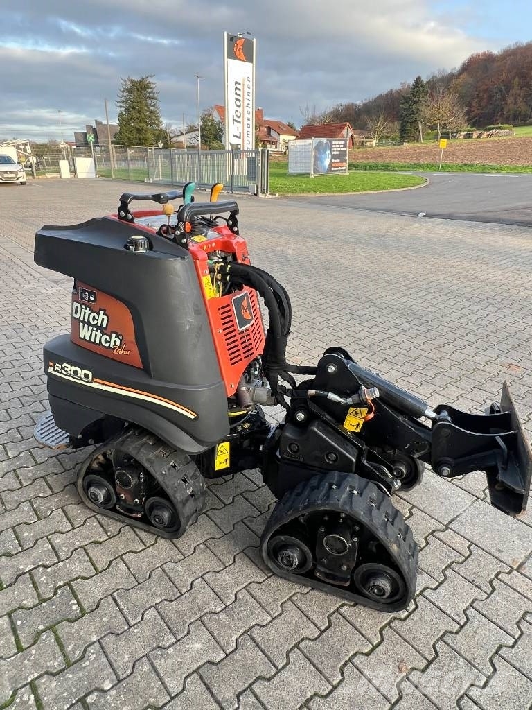 Ditch Witch R300 Rýhovače