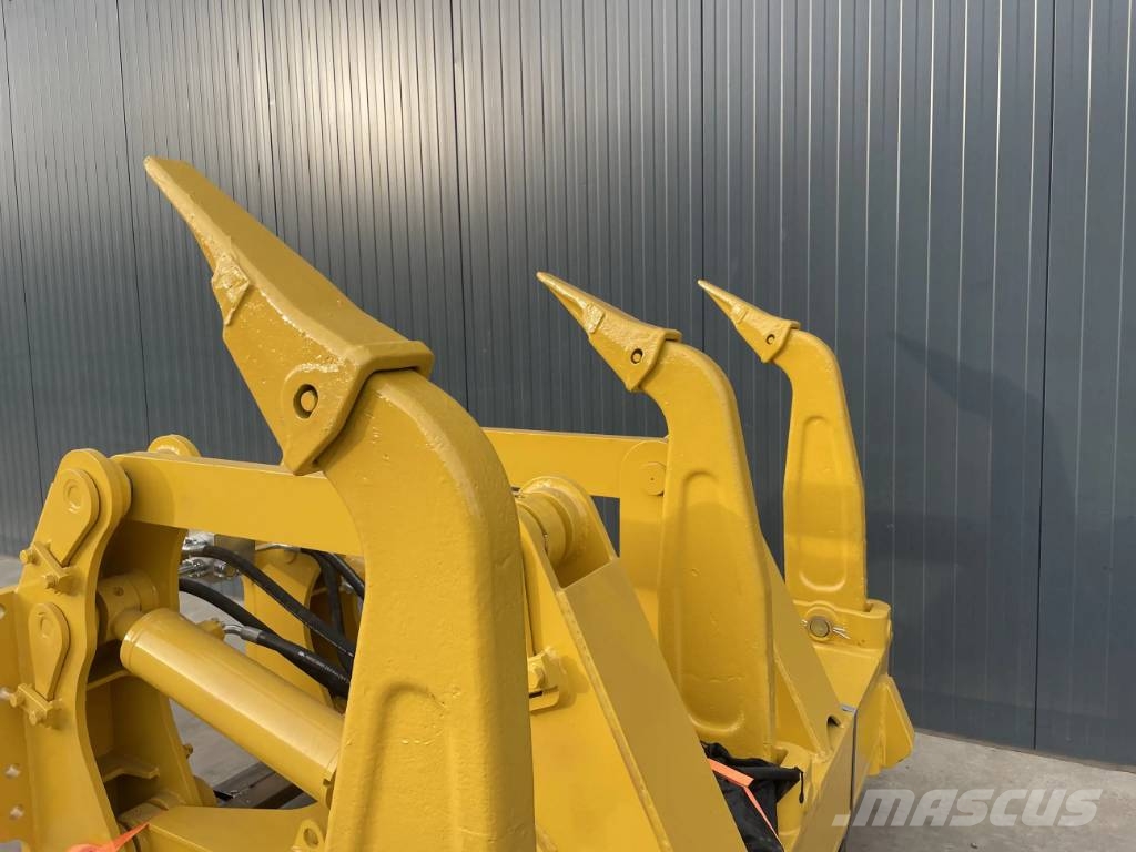 Komatsu D85 Aufreisser