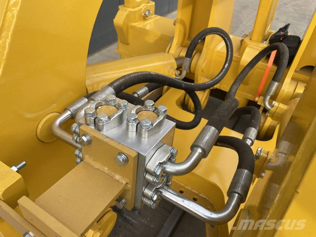Komatsu D85 Aufreisser