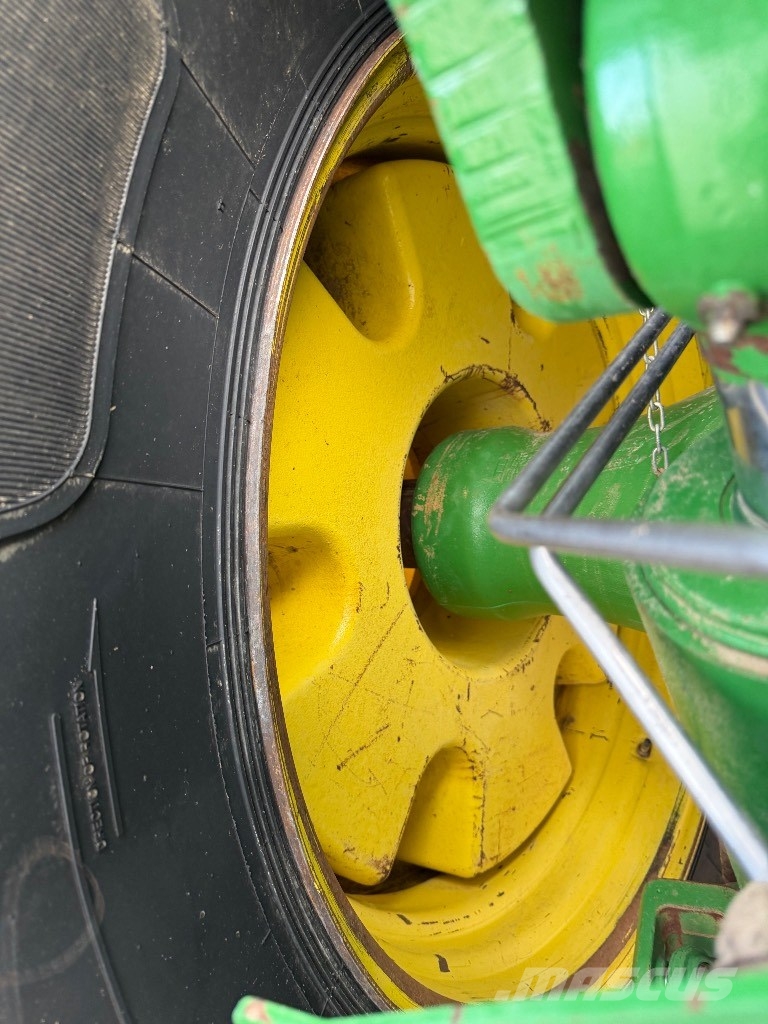 John Deere 8360 R AutoPower الجرارات