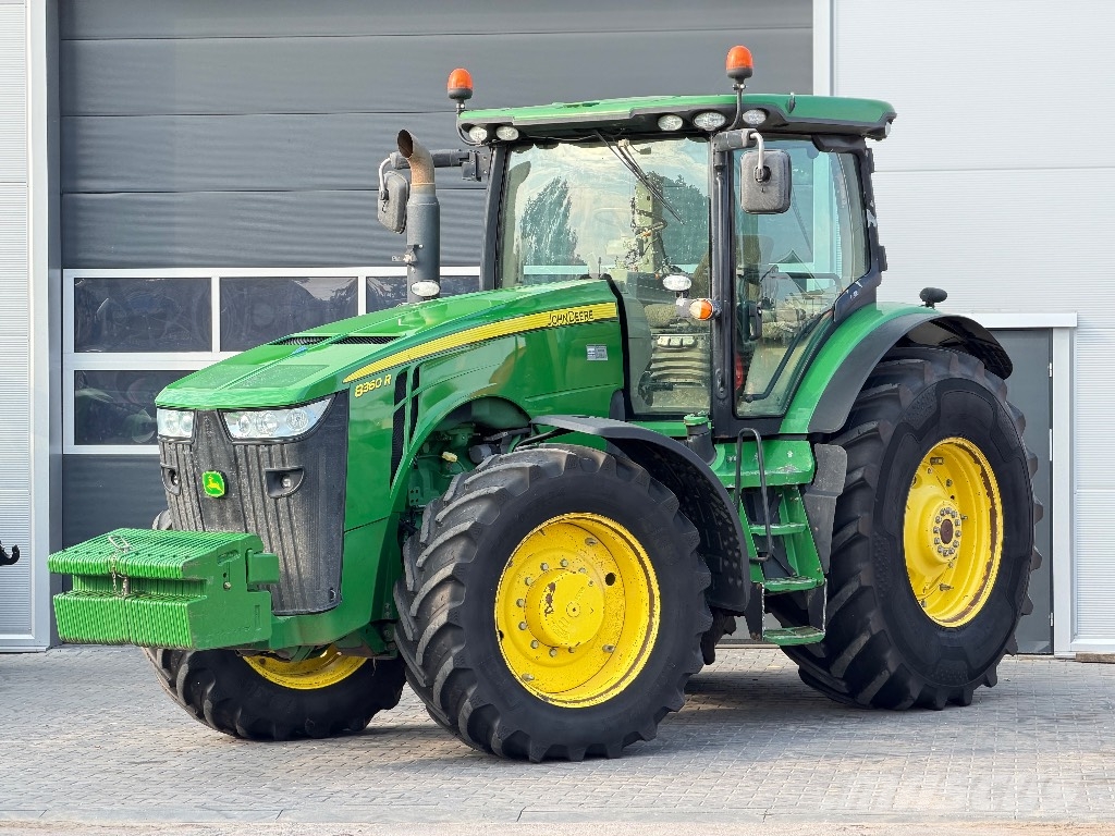 John Deere 8360 R AutoPower الجرارات