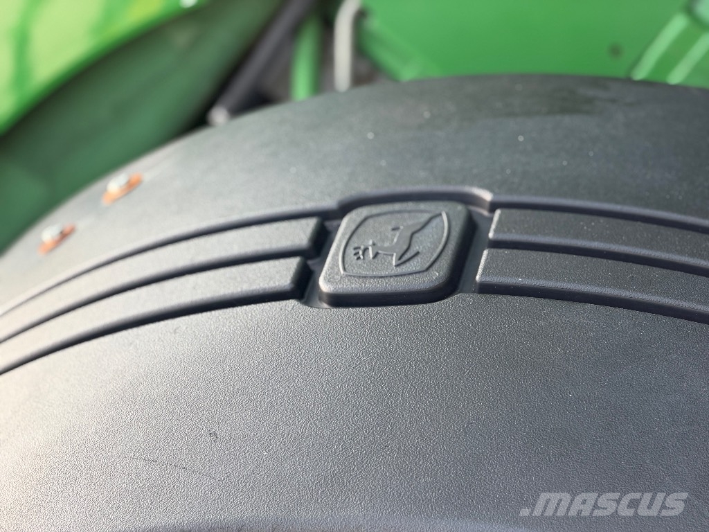John Deere 8360 R AutoPower الجرارات