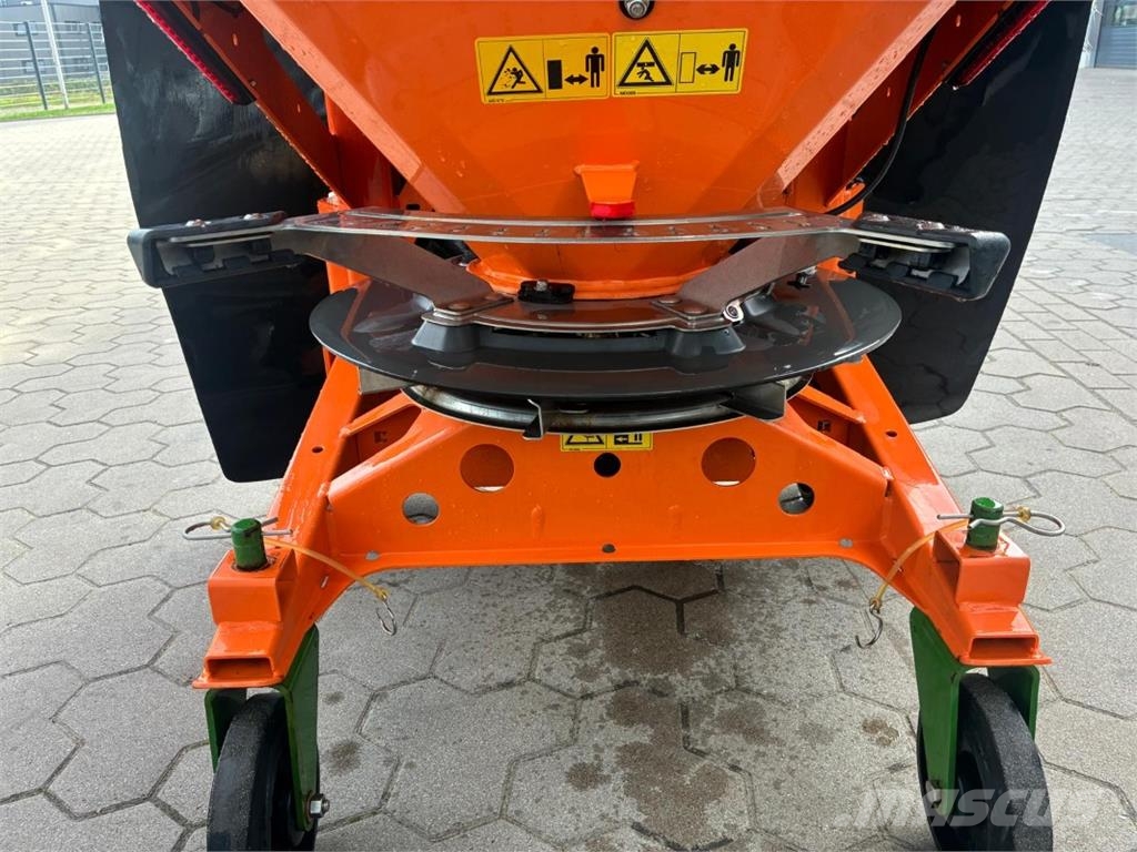 Amazone Salzstreuer E+S 751 Hydro الجرارات