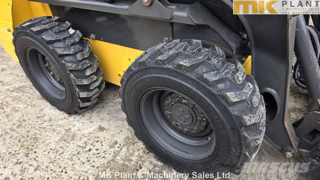 New Holland L 318 Φορτωτάκια