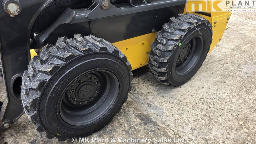 New Holland L 318 Φορτωτάκια